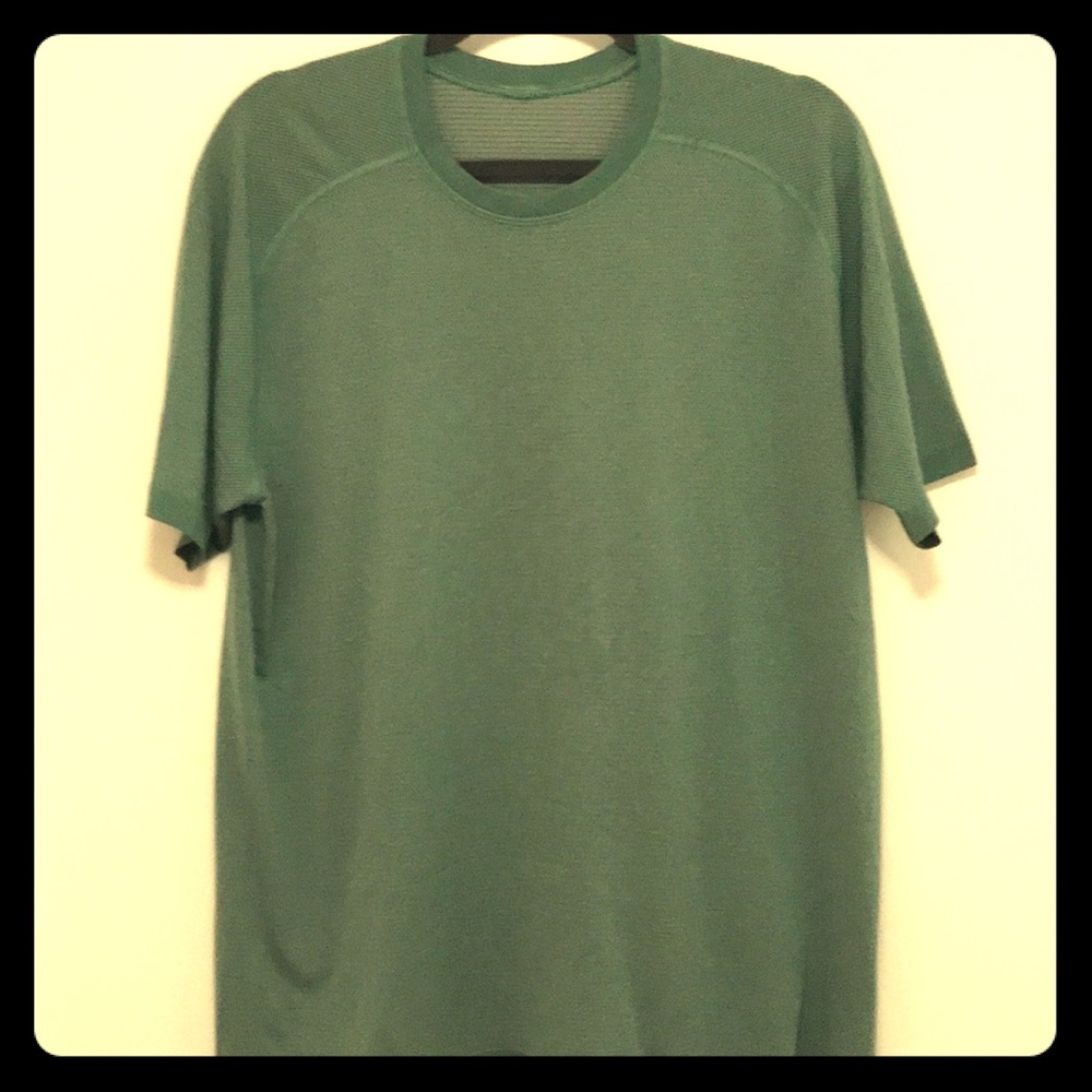 Lululemon Short Sleeve Work our shirt NW0t Men’s L